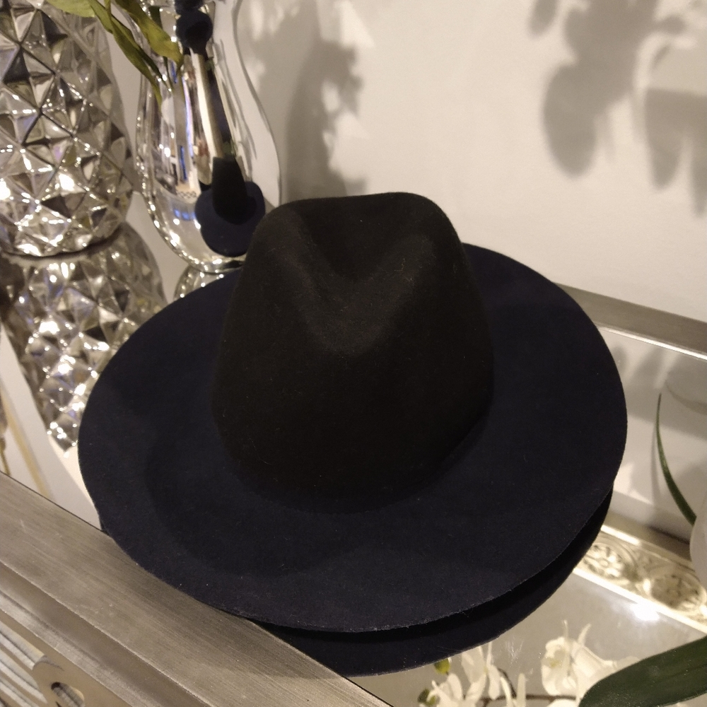 Amici Accessories Wool Hat